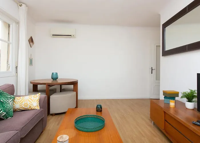 2-Br Apartment 2 Min From The Beaches